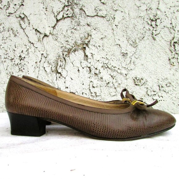 Salvatore Ferragamo cool brown low heels 6.5B - Picture 3 of 7